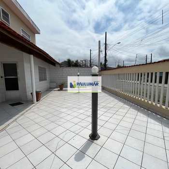 Sobrado em Mongaguá, bairro Balneário Santa Eugênia