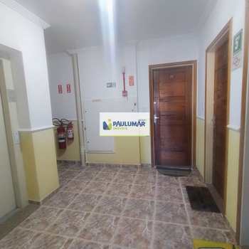 Apartamento em Mongaguá, bairro Centro