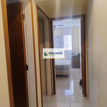 Apartamento em Mongaguá, bairro Centro