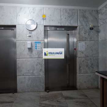 Apartamento em Mongaguá, bairro Centro