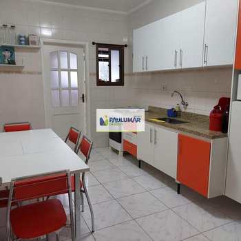 Apartamento em Mongaguá, bairro Centro