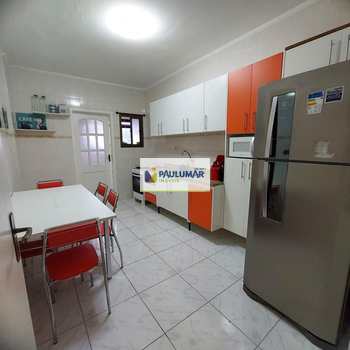 Apartamento em Mongaguá, bairro Centro