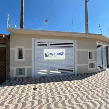Casa em Mongaguá, bairro Balneário Itaguai