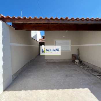 Casa em Mongaguá, bairro Balneário Itaguai