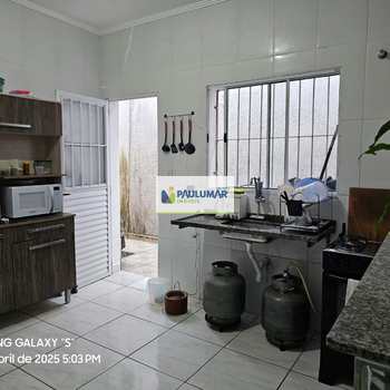 Casa em Mongaguá, bairro Agenor de Campos