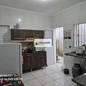 Casa em Mongaguá, bairro Agenor de Campos