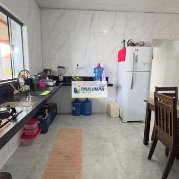 Casa em Mongaguá, bairro Itaguaí