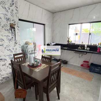 Casa em Mongaguá, bairro Itaguaí