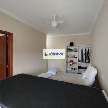 Apartamento em Mongaguá, bairro Centro