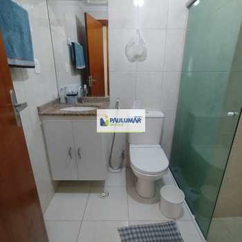 Apartamento em Mongaguá, bairro Centro