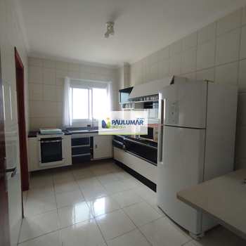 Apartamento em Mongaguá, bairro Centro