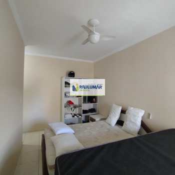 Apartamento em Mongaguá, bairro Centro