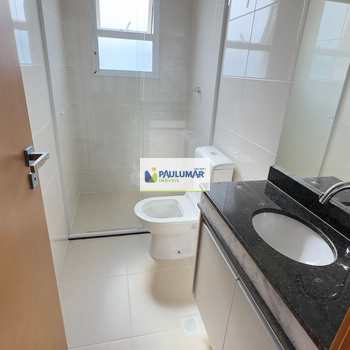 Apartamento em Mongaguá, bairro Jardim Aguapeu