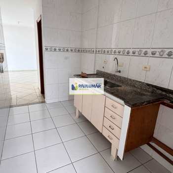 Apartamento em Mongaguá, bairro Centro