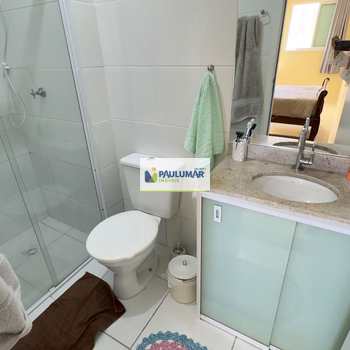 Apartamento em Mongaguá, bairro Centro