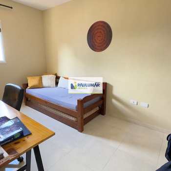 Apartamento em Mongaguá, bairro Centro