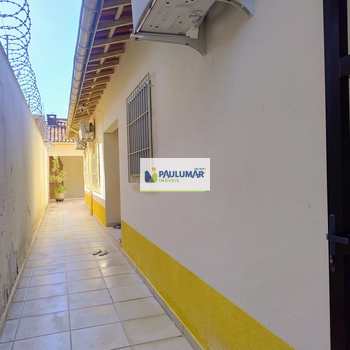Casa em Praia Grande, bairro Solemar