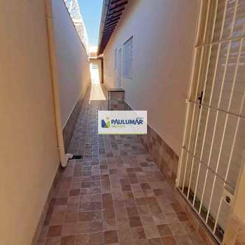 Casa em Mongaguá, bairro Vera Cruz