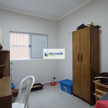 Casa em Mongaguá, bairro Jardim Aguapeu