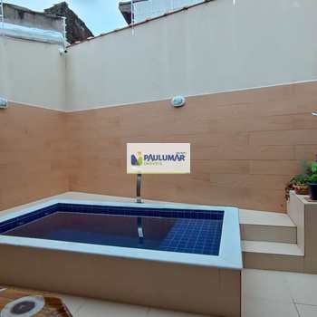 Casa em Mongaguá, bairro Jardim Aguapeu