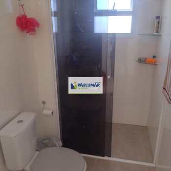 Apartamento em Peruíbe, bairro Centro