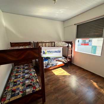 Apartamento em Mongaguá, bairro Centro