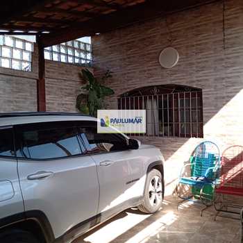 Casa em Mongaguá, bairro Chácara Itaguai
