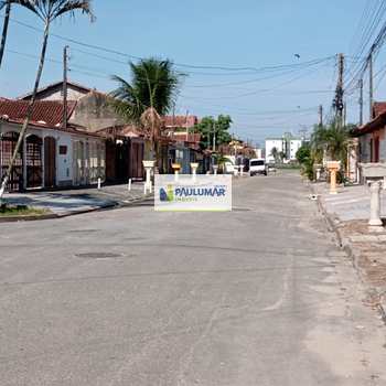 Casa em Mongaguá, bairro Chácara Itaguai