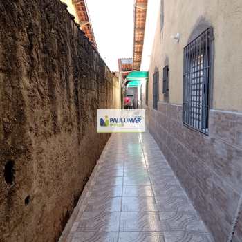 Casa em Mongaguá, bairro Chácara Itaguai