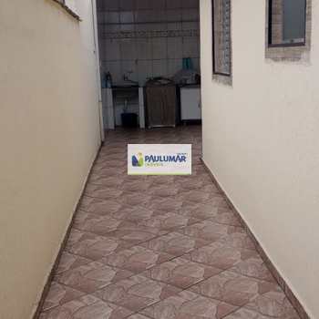 Casa em Mongaguá, bairro Vera Cruz