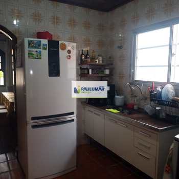 Casa em Mongaguá, bairro Vera Cruz