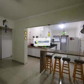 Apartamento em Mongaguá, bairro Centro