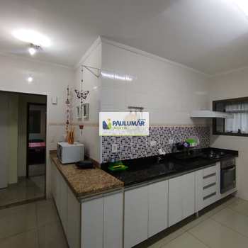Apartamento em Mongaguá, bairro Centro