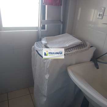 Apartamento em Mongaguá, bairro Agenor de Campos