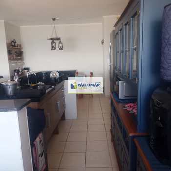 Apartamento em Mongaguá, bairro Agenor de Campos