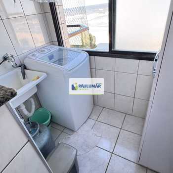 Apartamento em Mongaguá, bairro Balneário Itaguai