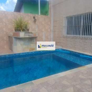 Sobrado em Mongaguá, bairro Vera Cruz