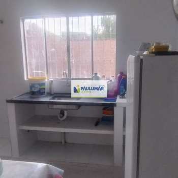 Sobrado em Mongaguá, bairro Vera Cruz