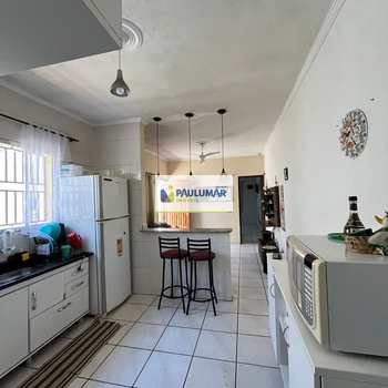 Casa em Mongaguá, bairro Itaguaí