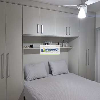 Apartamento em Mongaguá, bairro Centro