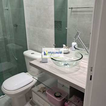 Apartamento em Mongaguá, bairro Centro