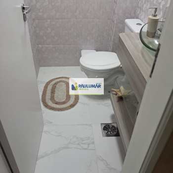 Apartamento em Mongaguá, bairro Centro