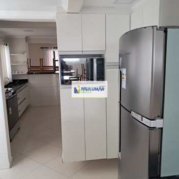 Apartamento em Mongaguá, bairro Centro