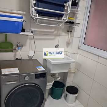 Apartamento em Mongaguá, bairro Centro