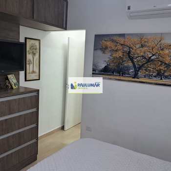 Apartamento em Mongaguá, bairro Centro