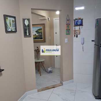Apartamento em Mongaguá, bairro Centro