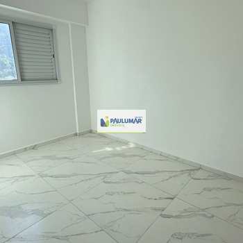 Apartamento em Mongaguá, bairro Centro