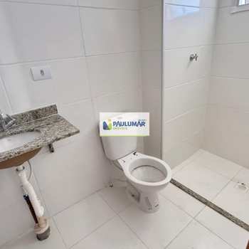 Apartamento em Mongaguá, bairro Centro