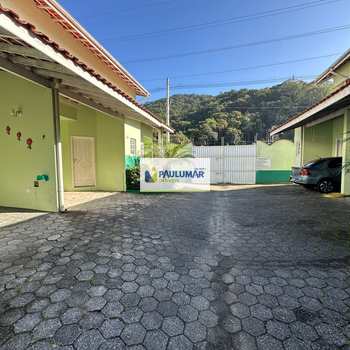 Casa de Condomínio em Mongaguá, bairro Vila São Paulo