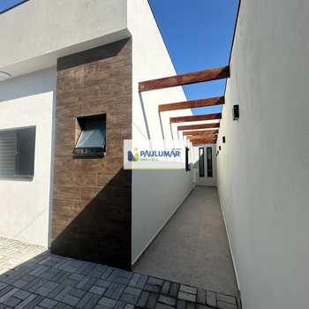 Casa em Mongaguá, bairro Jardim Praia Grande